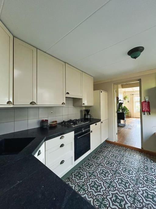 Onder De Kastanje! Villa Koedijk ภายนอก รูปภาพ
